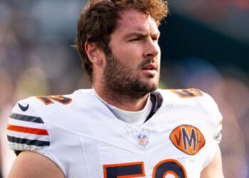 Bears Pro Bowl center Drew Dalman retires at 27, much the way his father did 26 years ago