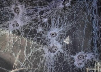 Russian strike on Kyiv region kills 4 and wounds 15, with peace talks stalled