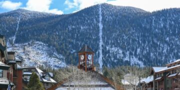 Early spring storms bringing snow to California, drizzle to Los Angeles