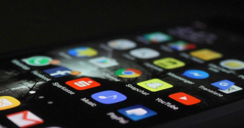 California bill would require parent bloggers to delete content of minors on social media