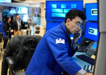 Stocks rise and oil prices ease as Wall Street keeps yo-yoing because of the war with Iran