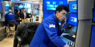 Stocks rise and oil prices ease as Wall Street keeps yo-yoing because of the war with Iran