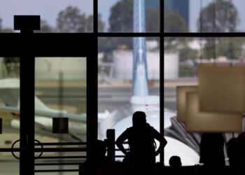 Near miss at O.C. airport as helicopter crosses United jet’s path. ‘Not good,’ controller says