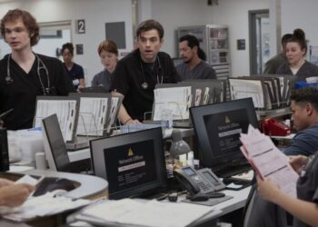 As ‘The Pitt’ suffers a digital meltdown, a human with analog experience saves the day