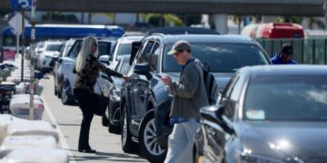 Rideshares to and from LAX could get more expensive under new proposal