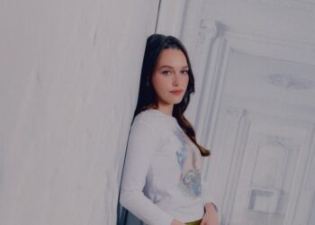 Victoria Pedretti is a new breed of scream queen in ‘Forbidden Fruits’