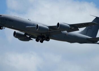 U.S. refueling plane crashes over Iraq, military says