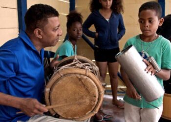 In the coming-of-age documentary ‘Agridulce,’ the kids are keeping bachata alive