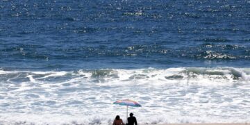 Teen injured in shooting at Dockweiler Beach