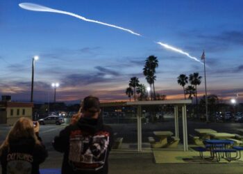 SpaceX launch tonight: When to scan the sky