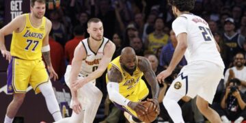 “Yeaaaaaah!” A child’s cheer inspires surging Lakers