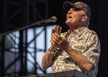 Bruce Johnston leaves the Beach Boys after 60 years