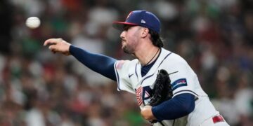 U.S. holds on to defeat Mexico in the World Baseball Classic