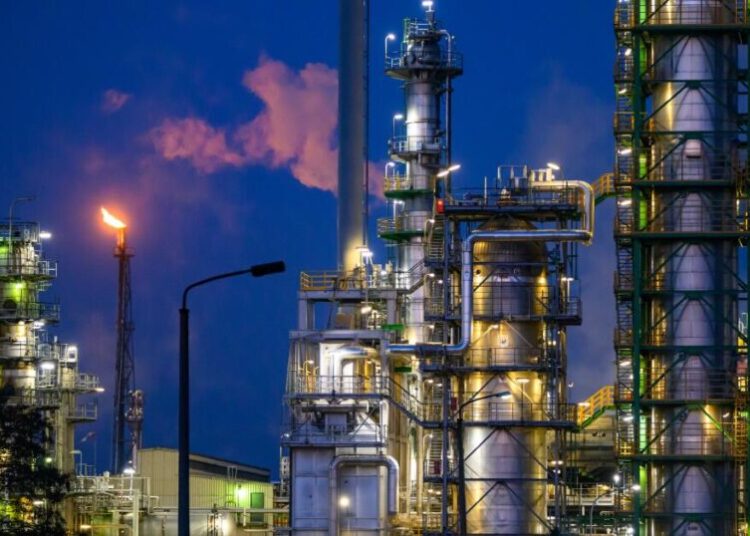 War with Iran fuels Russian oil boom — and trouble for Ukraine