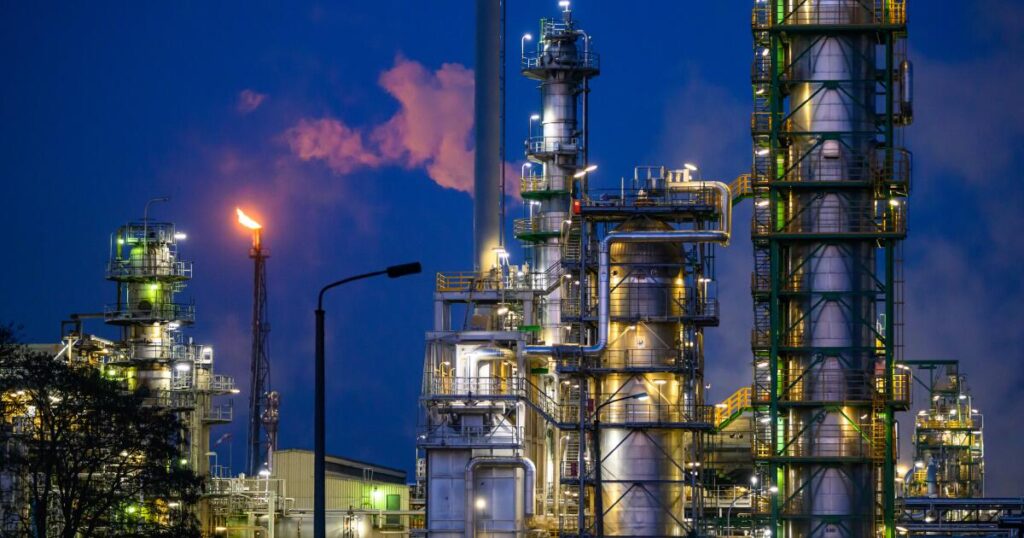 War with Iran fuels Russian oil boom — and trouble for Ukraine