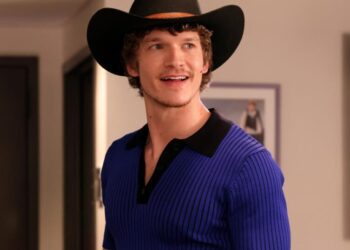 Connor Storrie hosts ‘SNL’ with assist from Olympic hockey players and Hudson Williams