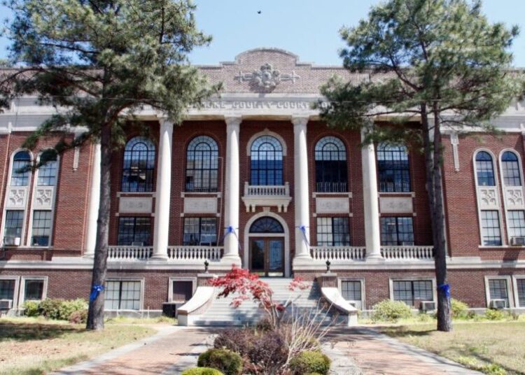 An Arkansas man accused of killing his daughter’s alleged abuser wins GOP sheriff’s nomination