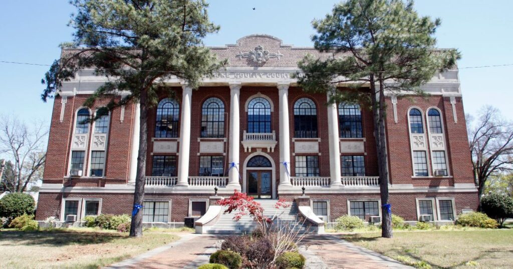 An Arkansas man accused of killing his daughter’s alleged abuser wins GOP sheriff’s nomination