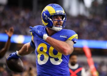 Tight end Tyler Higbee reportedly agrees to two-year deal with Rams