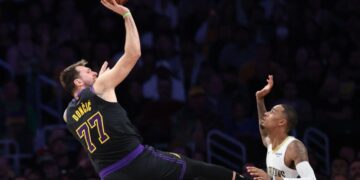 All five starters score in double figures as Lakers defeat the Pelicans