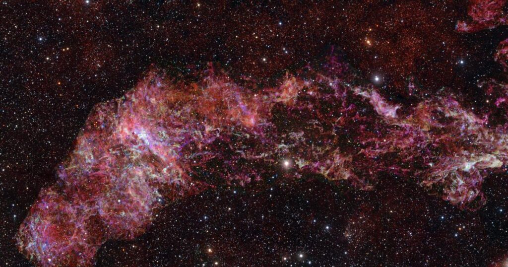 Swirling beauty of the Milky Way galaxy’s heart is captured in a new telescope picture