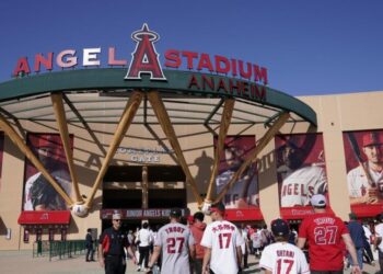 In Anaheim and Sacramento, a two-front challenge to the Angels’ Los Angeles name