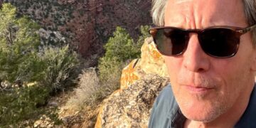 American men are lonely. Did Andrew McCarthy, recovering loner, find a cure?