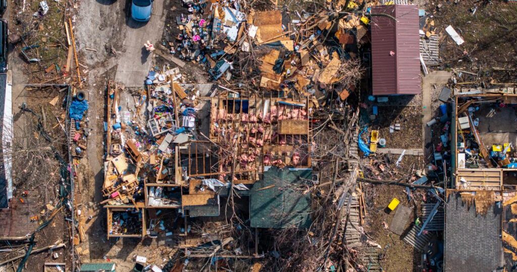 High winds cause power outages in Rust Belt, fuel fires in Nebraska