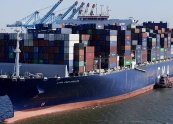 U.S. to ease shipping rule to try to tame fuel prices