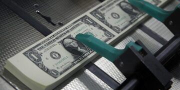 Should I draw down my 401(k) before accepting Social Security?