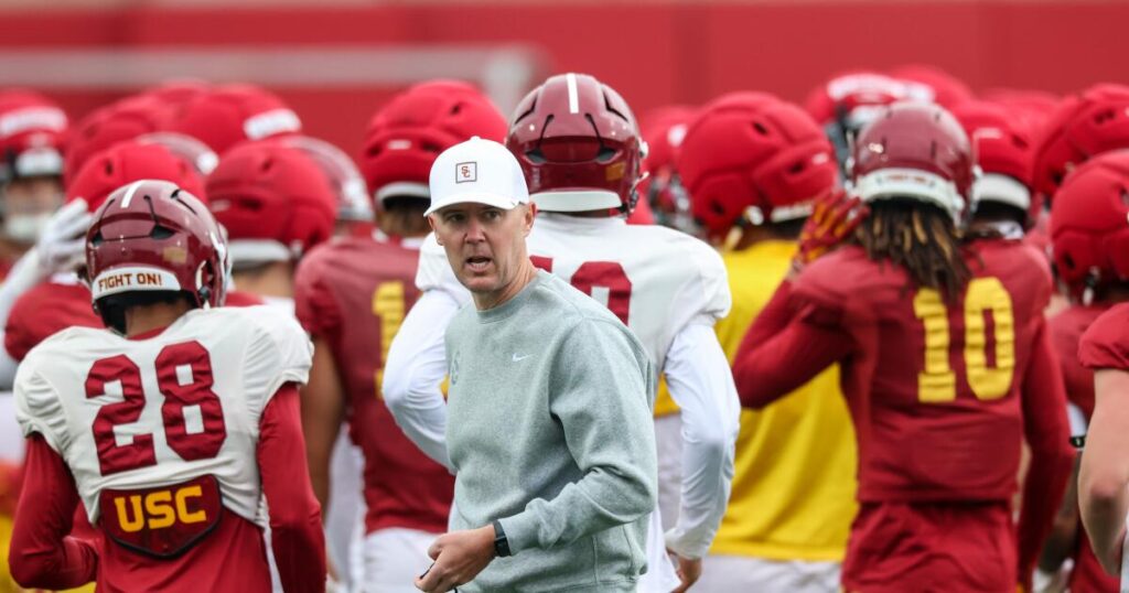 USC football focuses on accountability, fine details during spring practice