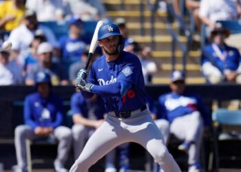 Alex Freeland edges Hyeseong Kim for a Dodgers opening day roster spot