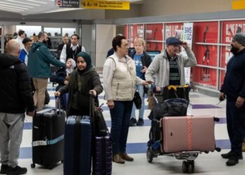 Americans stuck in the Middle East recount finding their way home with little government help