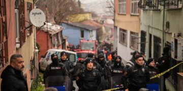 2 buildings collapse in Istanbul after gas explosion; search operations underway