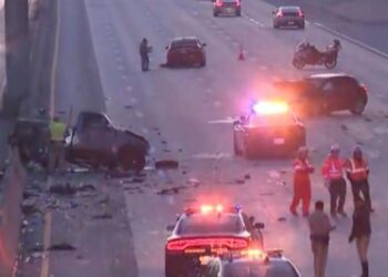 1 dead after five-car crash on 10 freeway in L.A.