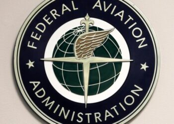 Small plane makes emergency landing in frigid Hudson River; 2 aboard swim to safety