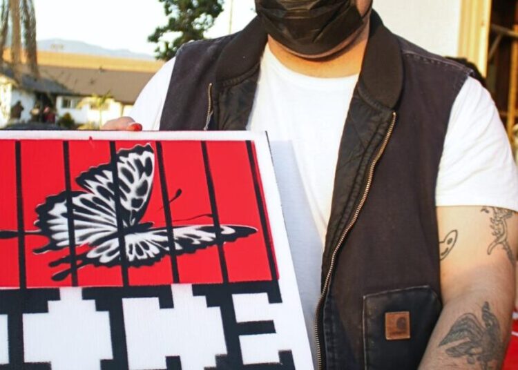 ‘ICE stole someone here’: These signs popping up across the Inland Empire tell a story