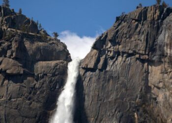 California national parks set attendance record, despite controversy