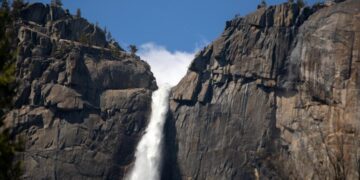 California national parks set attendance record, despite controversy