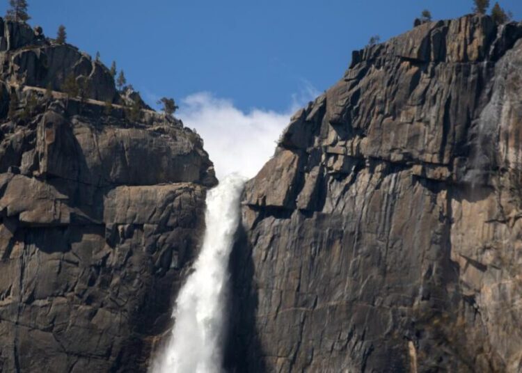 California national parks set attendance record, despite controversy