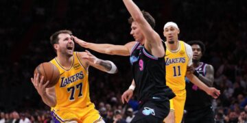 Luka Doncic scores 60 points as Lakers torch Heat for eighth consecutive win