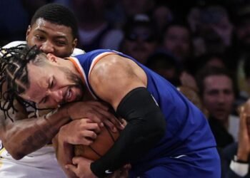 Lakers prove against Knicks they can achieve gritty defensive wins