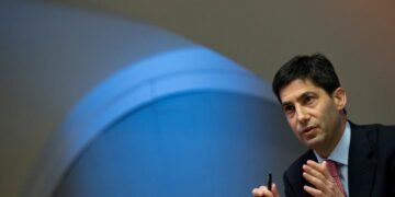 Trump says his Fed pick and AI will deliver 1990s-like boom. Economists have doubts