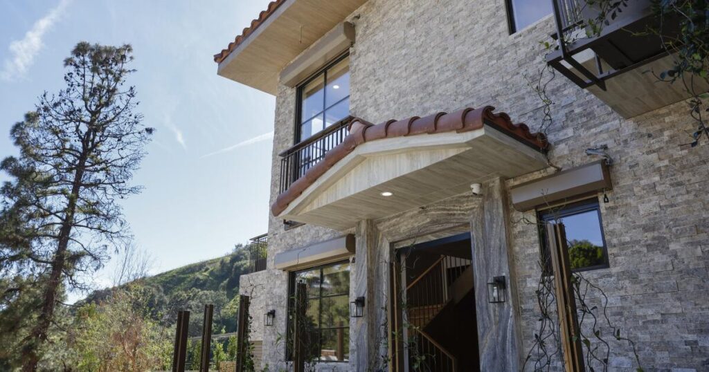 Can fire-resistant homes be sexy? ‘You be the judge,’ says this Palisades architect