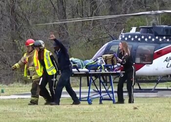 2 students dead and at least 7 others injured in Tennessee school bus crash