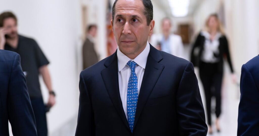 Epstein’s longtime accountant testifies on his wealth and business ties