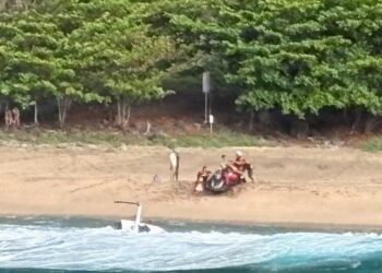 3 killed in sightseeing helicopter crash off Kauai