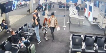Video shows Minnesota dad and boy were flown on Delta to ICE detention in Texas