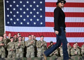Army suspends 2 helicopter crews who flew near Kid Rock’s Nashville home