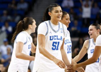 Lauren Betts scores career-high 35 as UCLA powers past Oklahoma State and into Sweet 16